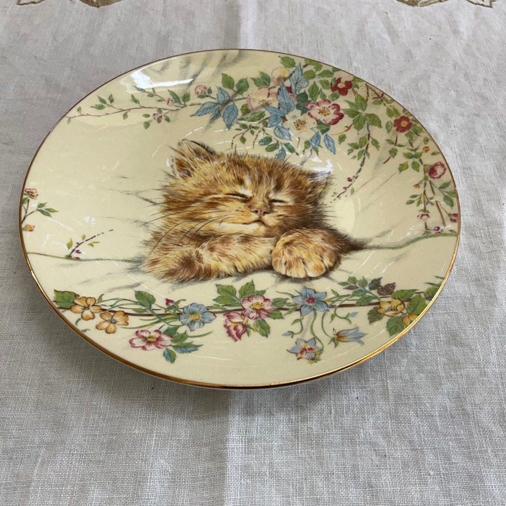 Royal Worcester Cat Nap Kitten Classics Collector Plate 1985 Bone China England